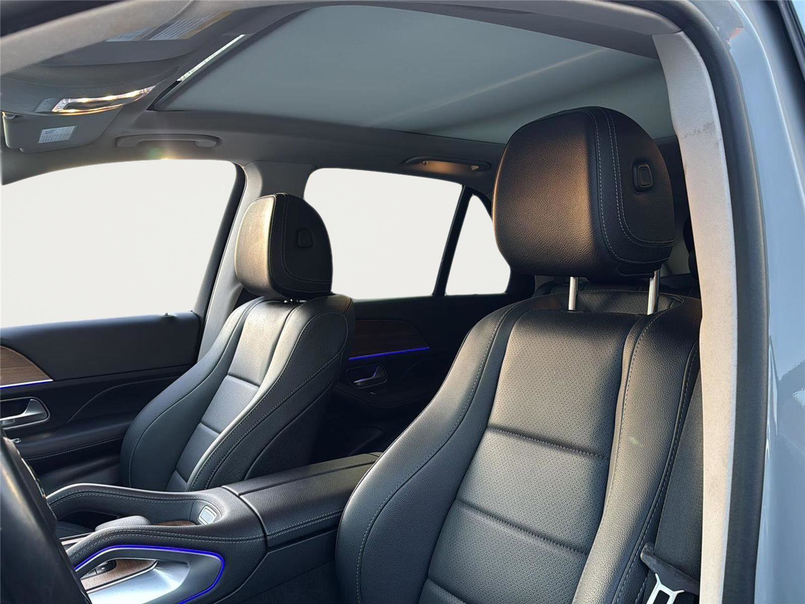 Used 2024 Mercedes-Benz GLE 450 4MATIC w/ Winter Package image 16