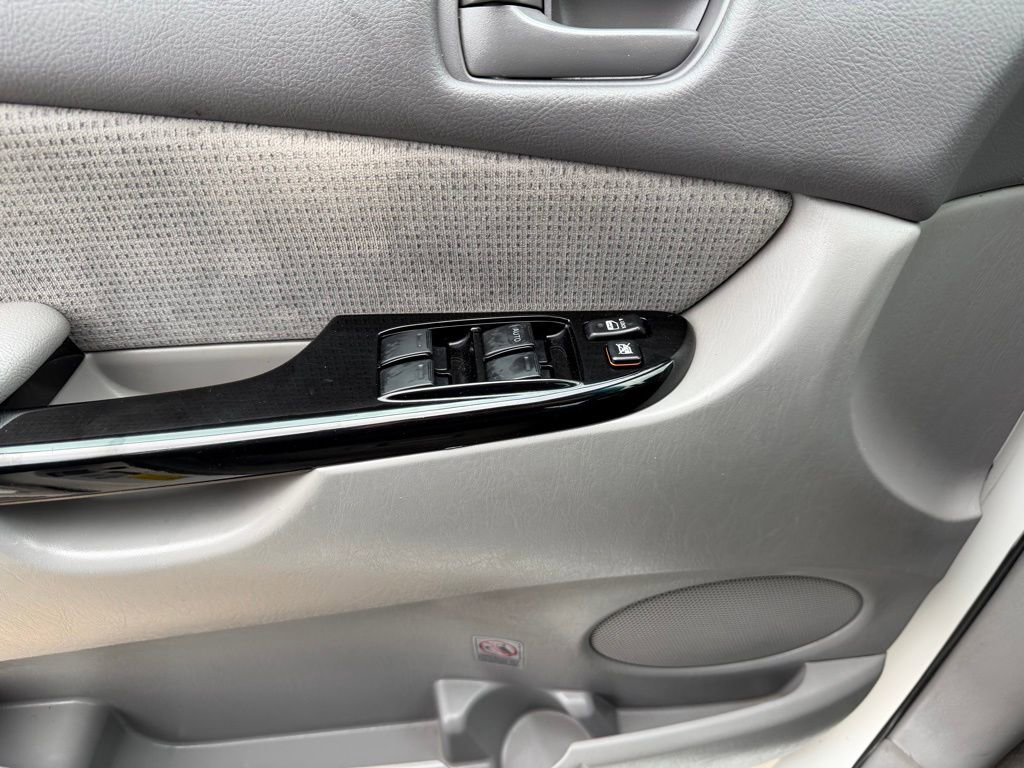 Used 2005 Toyota Sienna LE image 33