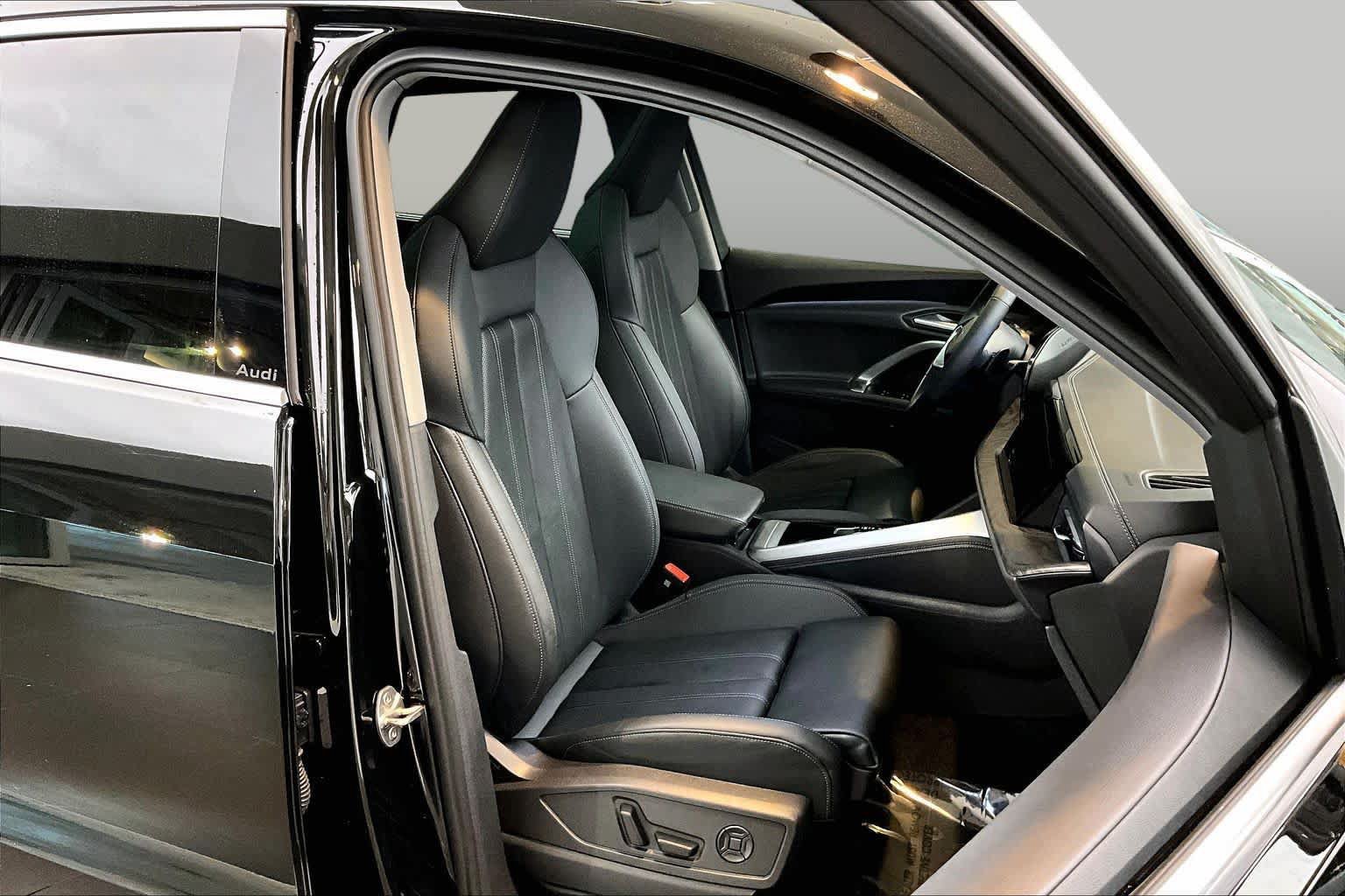 Certified 2025 Audi Q5 Premium Plus AWD/4WD image 9