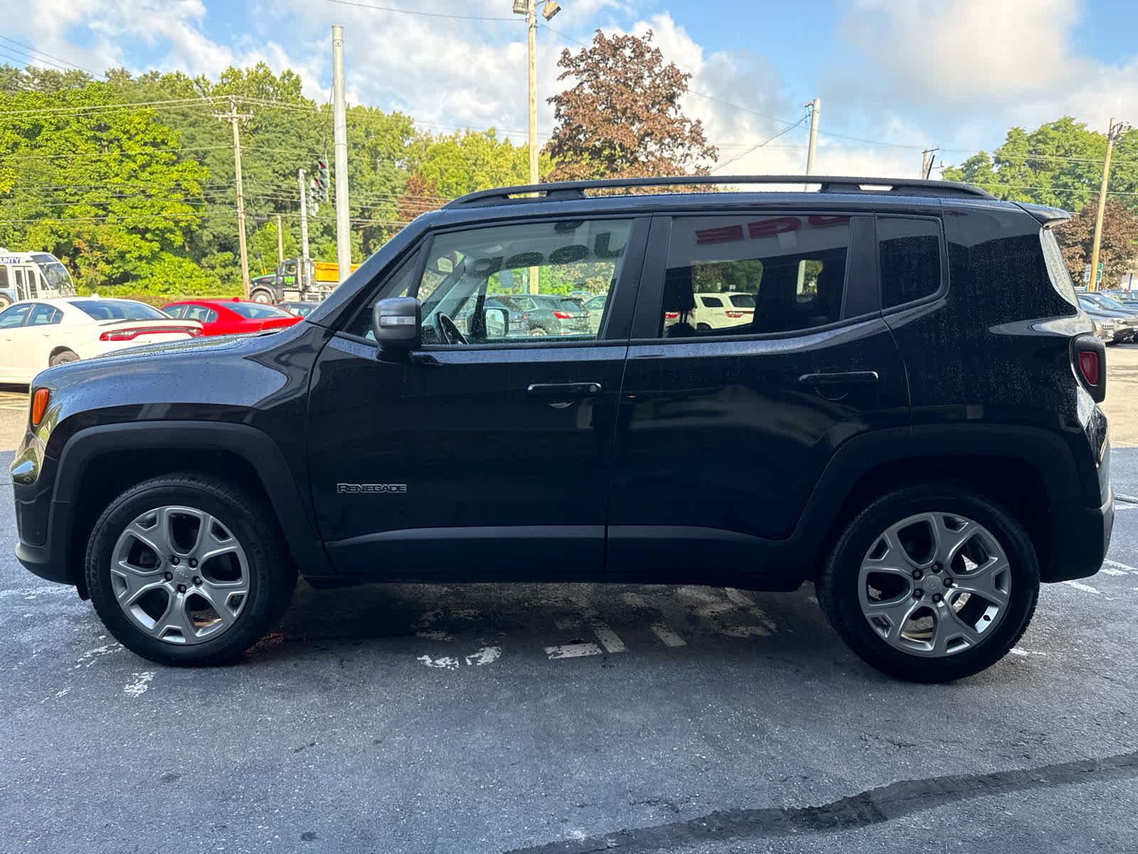 Used 2020 Jeep Renegade Limited w/ UConnect 8.4 Nav Group AWD/4WD image 7