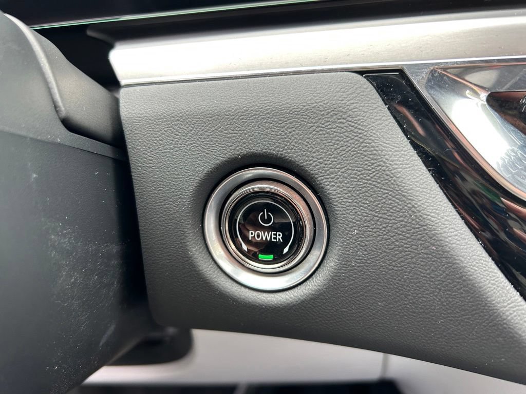 Used 2025 Cadillac Lyriq Luxury RWD image 29