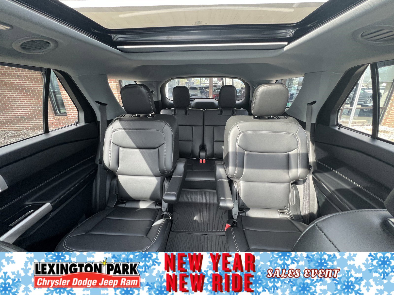 Used 2024 Ford Explorer XLT w/ Equipment Group 202A image 17