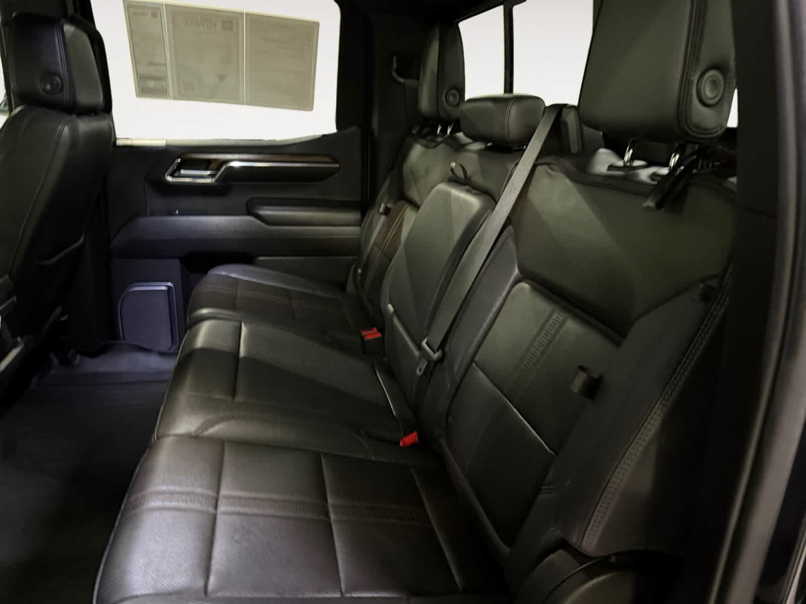 Used 2023 Chevrolet Silverado 1500 High Country w/ Z71 Off-Road Package AWD/4WD image 20