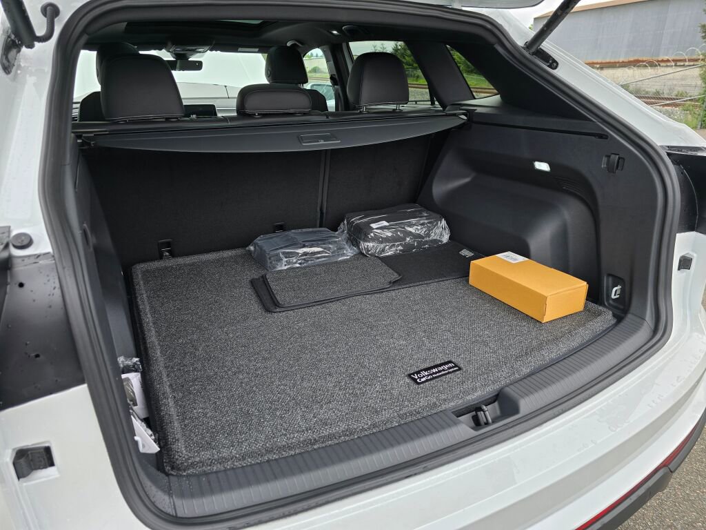 New 2026 Volkswagen Atlas Cross Sport SE AWD/4WD image 14