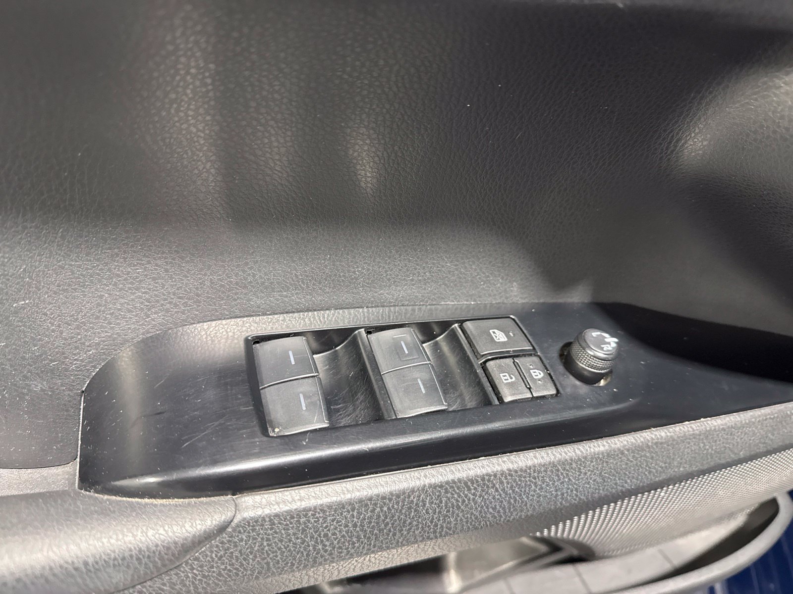 Used 2025 Toyota Camry SE FWD image 21