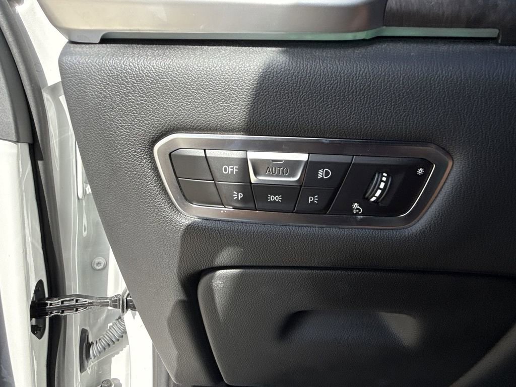 Used 2023 BMW X5 xDrive45e w/ Parking Assistance Package image 28