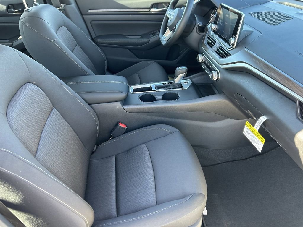 New 2025 Nissan Altima 2.5 SV image 9