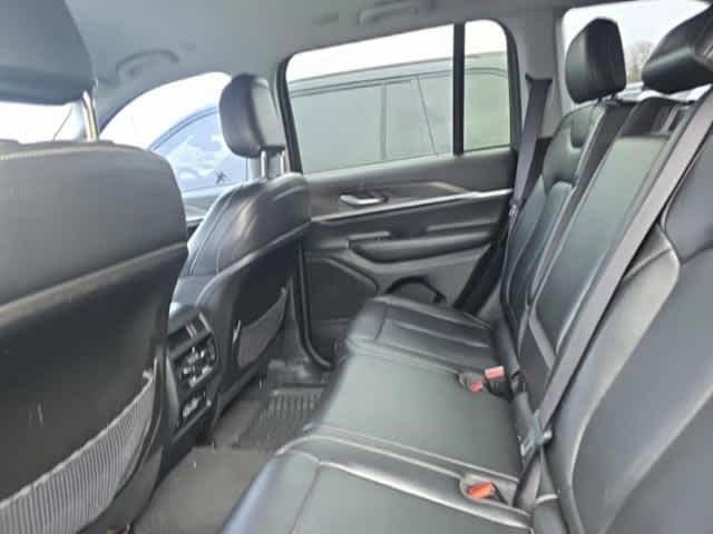 Used 2023 Jeep Grand Cherokee Limited w/ Black Appearance Package image 7