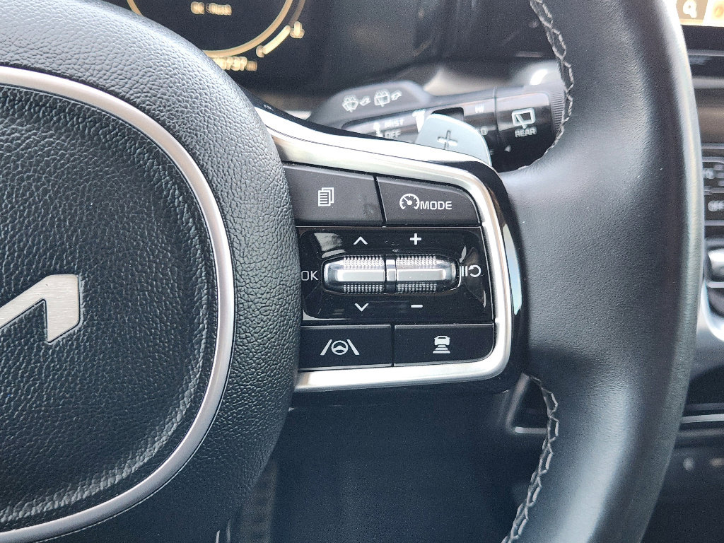 Certified 2023 Kia Sorento SX image 32