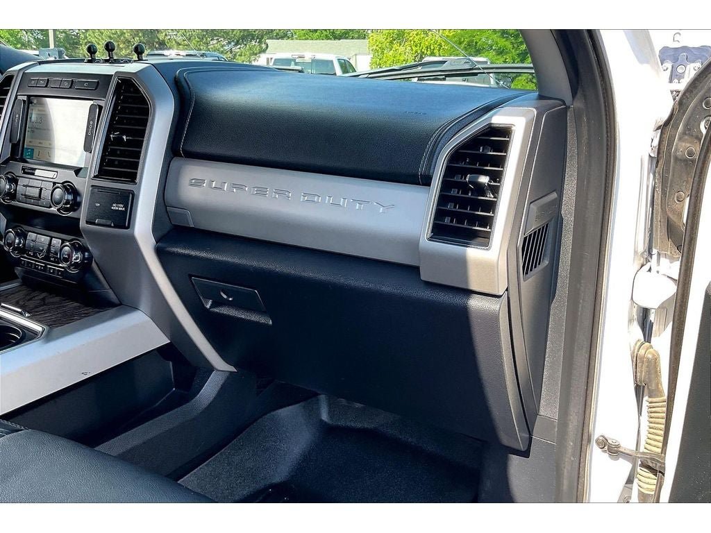 Used 2019 Ford F250 Lariat w/ Lariat Ultimate Package AWD/4WD image 18