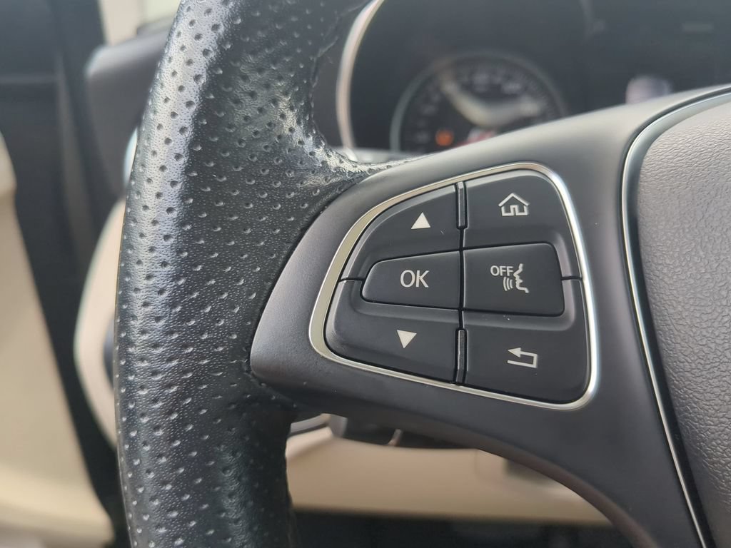 Used 2019 Mercedes-Benz GLC 350e 4MATIC image 12