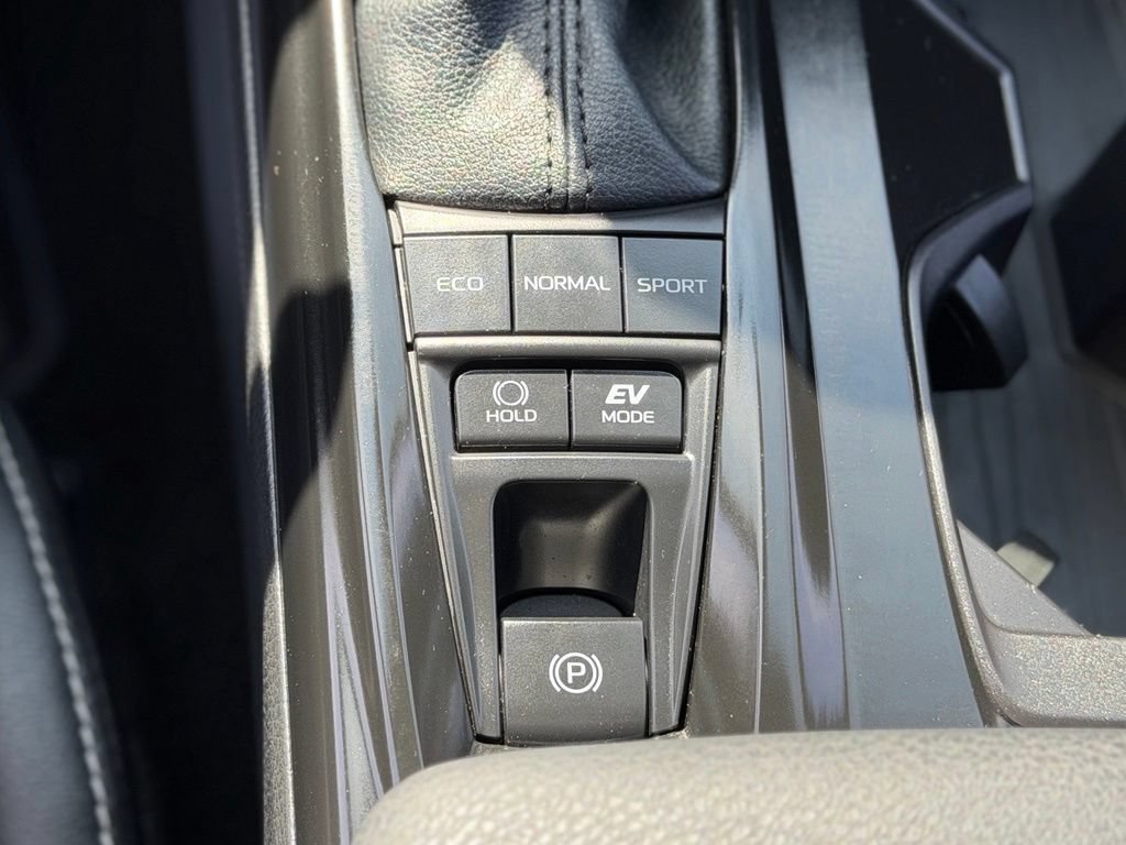 Used 2025 Toyota Camry SE w/ Convenience Package AWD/4WD image 19