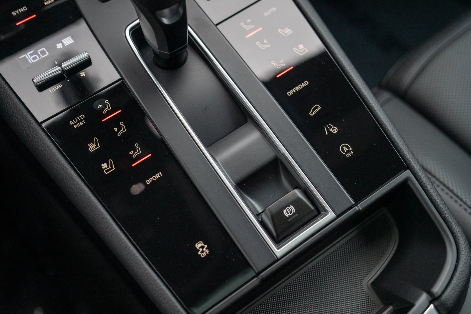 Certified 2026 Porsche Macan AWD/4WD image 20
