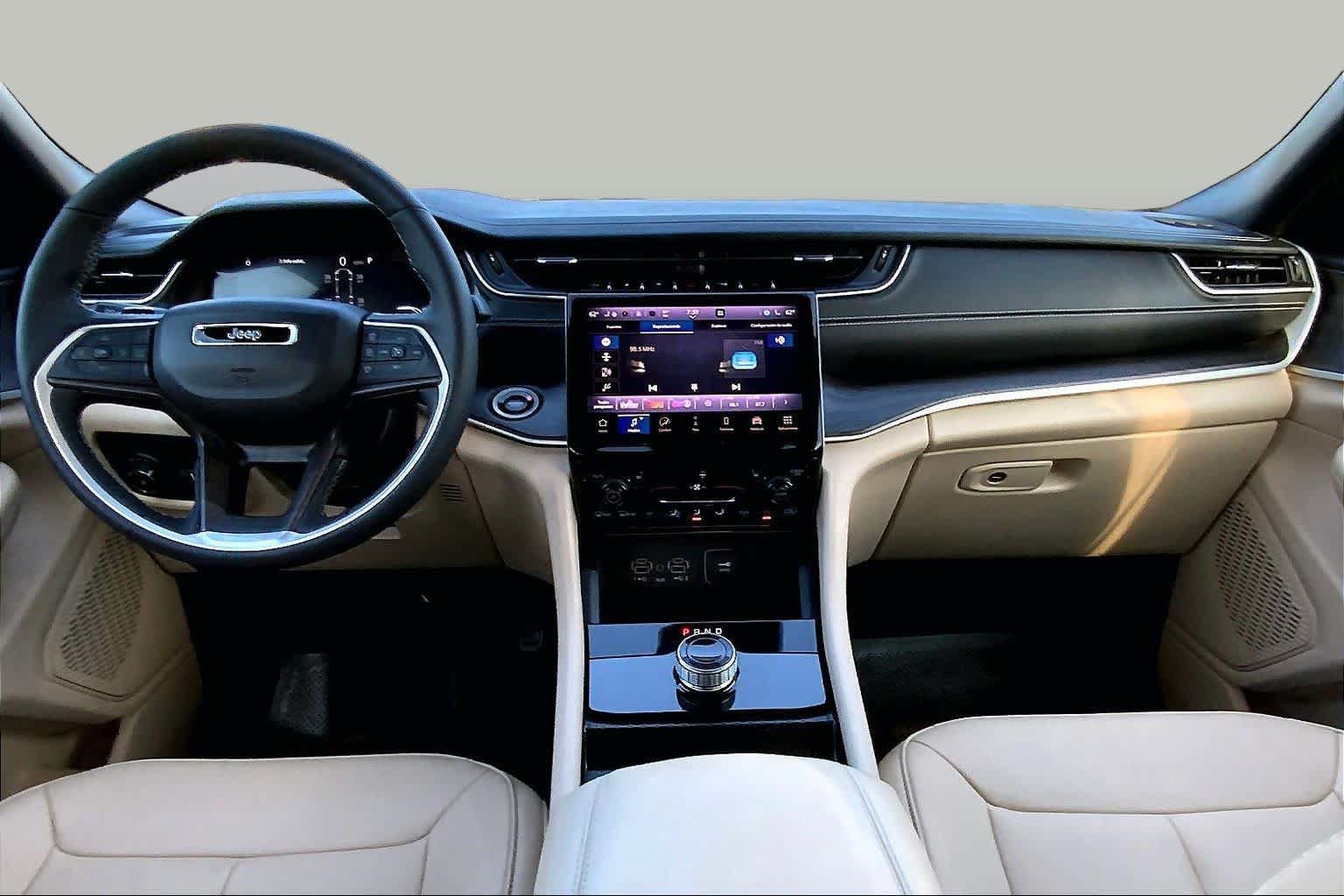 Used 2025 Jeep Grand Cherokee L Limited RWD image 15