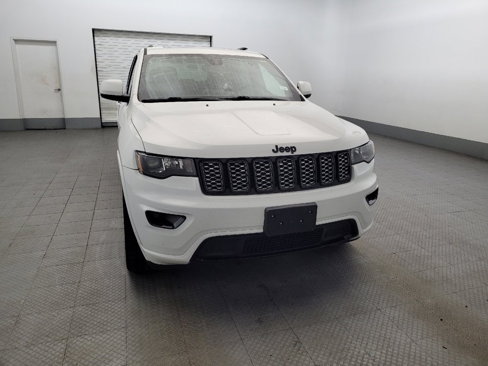Used 2020 Jeep Grand Cherokee Altitude image 14