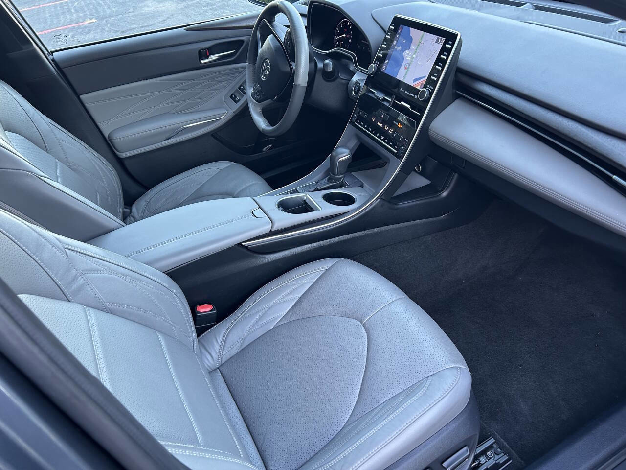 Used 2020 Toyota Avalon Limited image 21