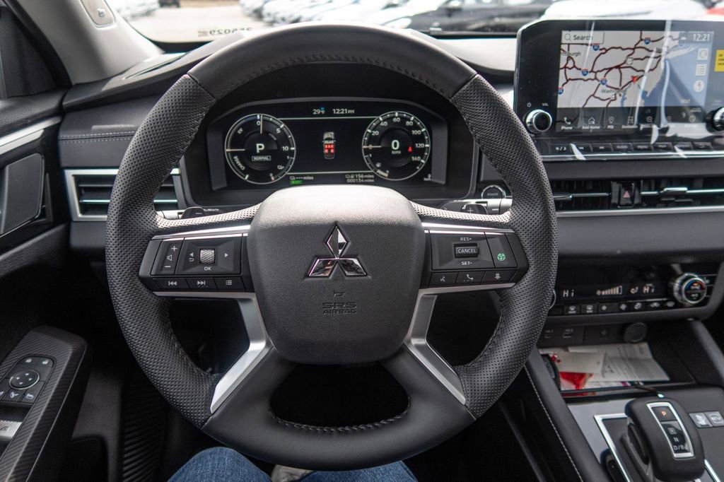 New 2025 Mitsubishi Outlander 4WD Plug-In Hybrid image 31