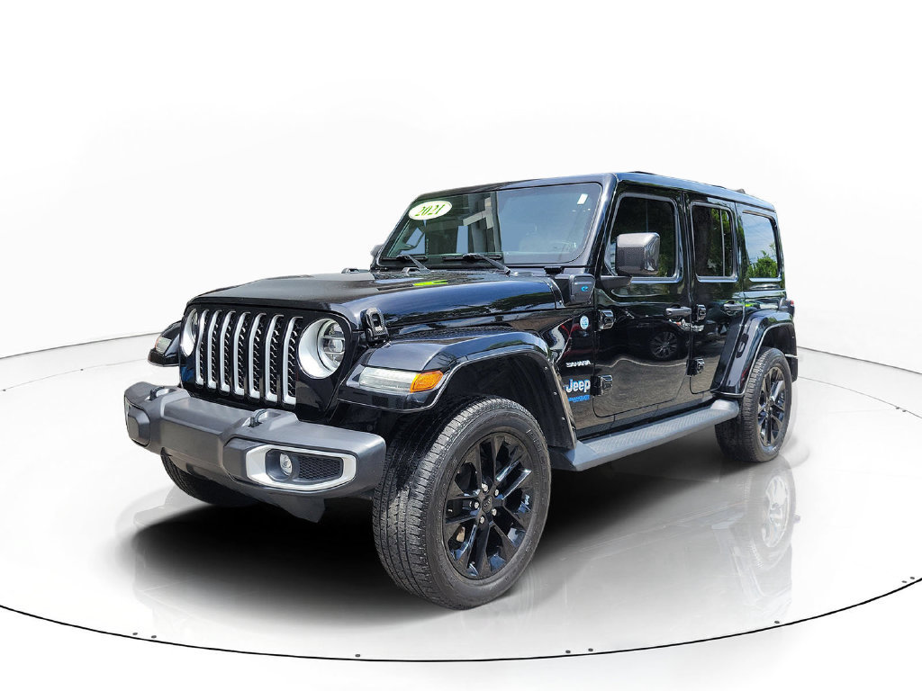 Used 2021 Jeep Wrangler Unlimited Sahara w/ Cold Weather Group AWD/4WD image 3