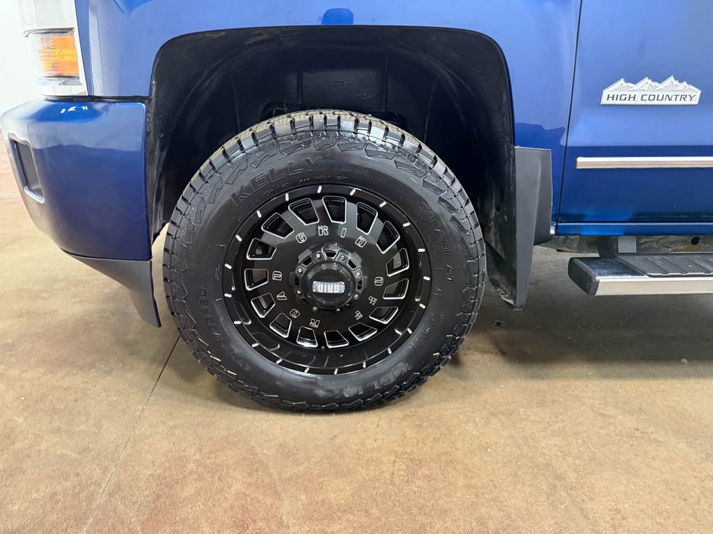 Used 2015 Chevrolet Silverado 2500 High Country w/ Duramax Plus Package image 88