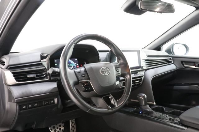 Used 2025 Toyota Camry SE FWD image 15
