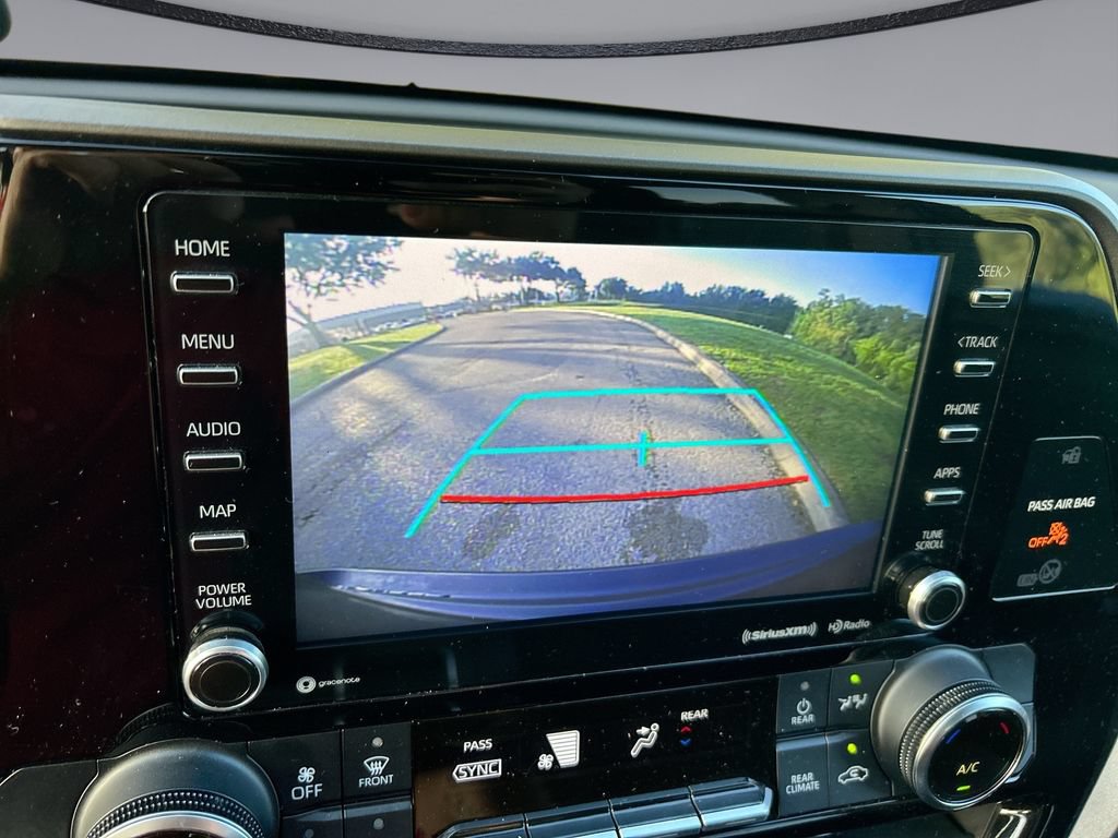 Used 2021 Toyota Highlander LE FWD image 23