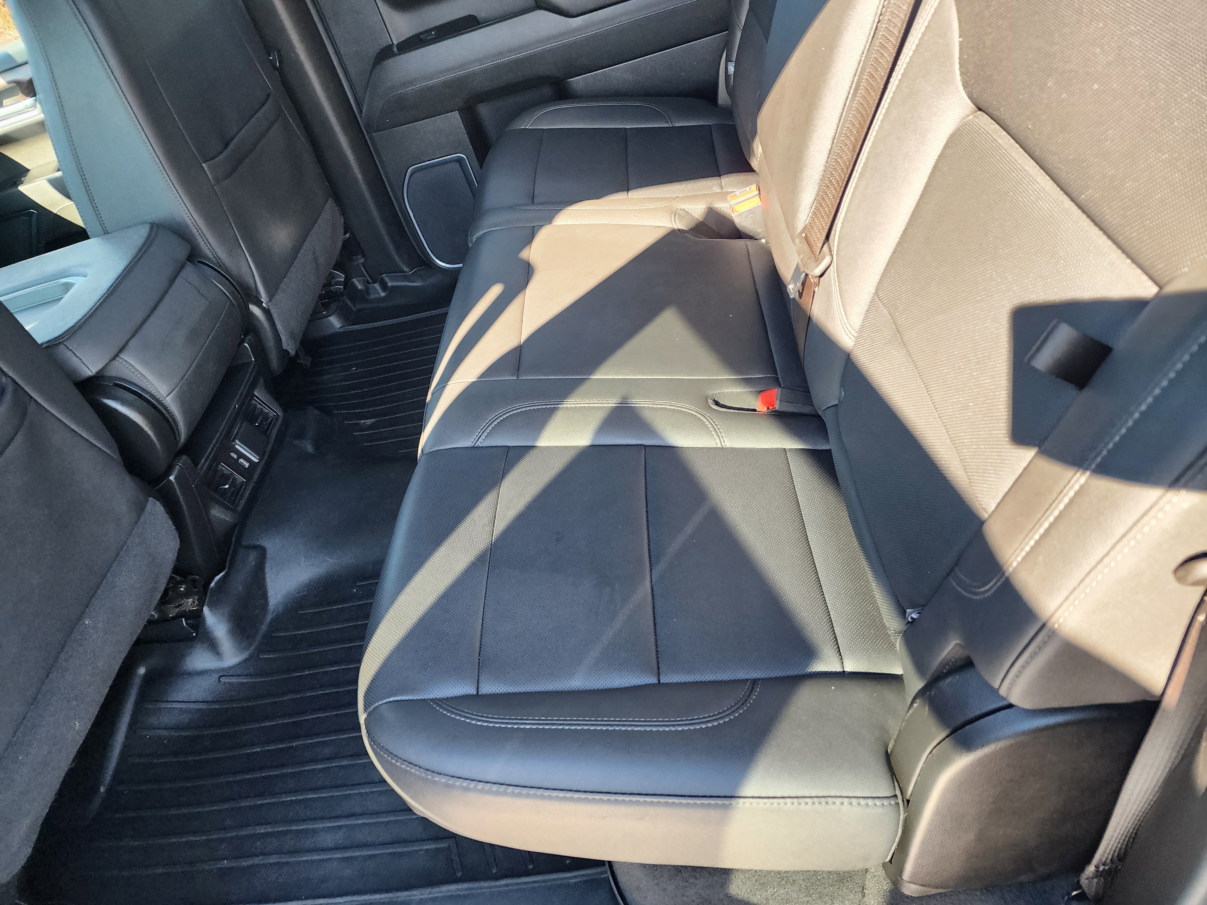 Used 2024 GMC Sierra 1500 SLT image 15