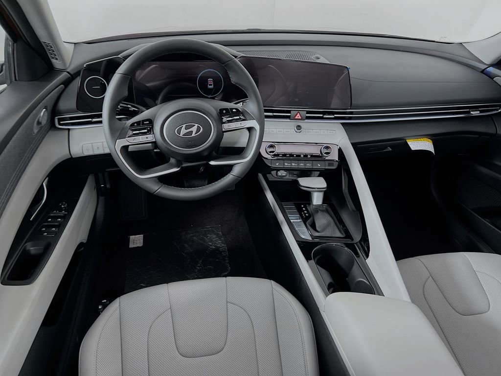 New 2025 Hyundai Elantra Limited image 22