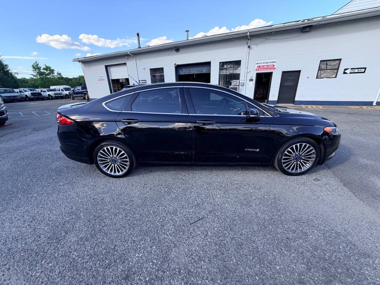 Used 2018 Ford Fusion Titanium FWD image 22