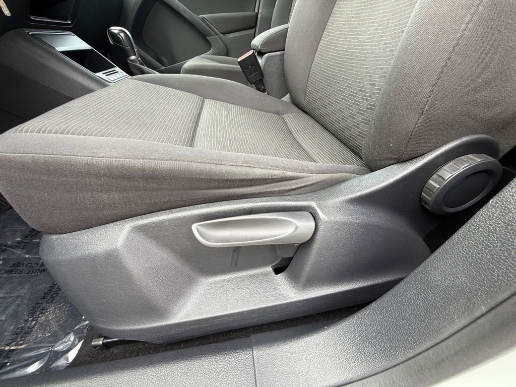 Used 2018 Volkswagen Tiguan Limited image 10