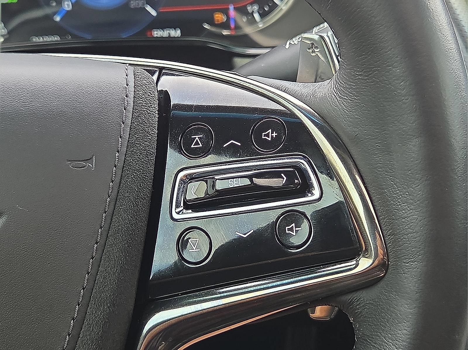 Certified 2018 Cadillac CTS V w/ Carbon Fiber Package RWD image 23