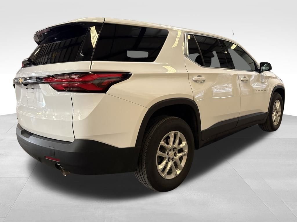 Used 2023 Chevrolet Traverse LS image 5