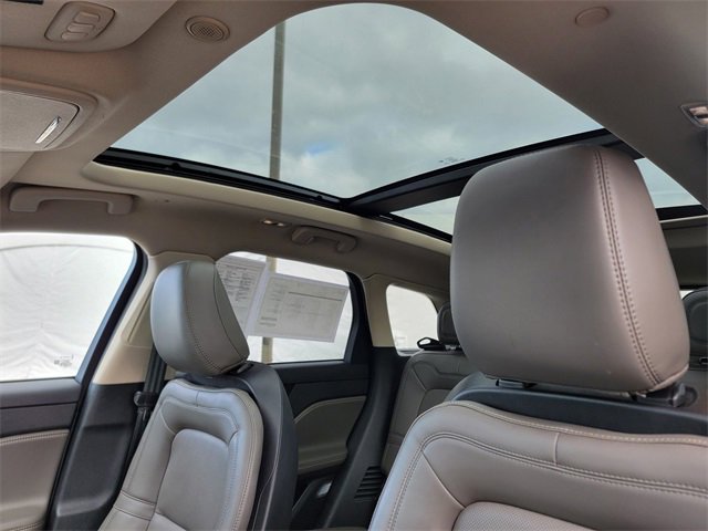 Certified 2023 Lincoln Corsair Reserve w/ Equipment Group 201A image 3