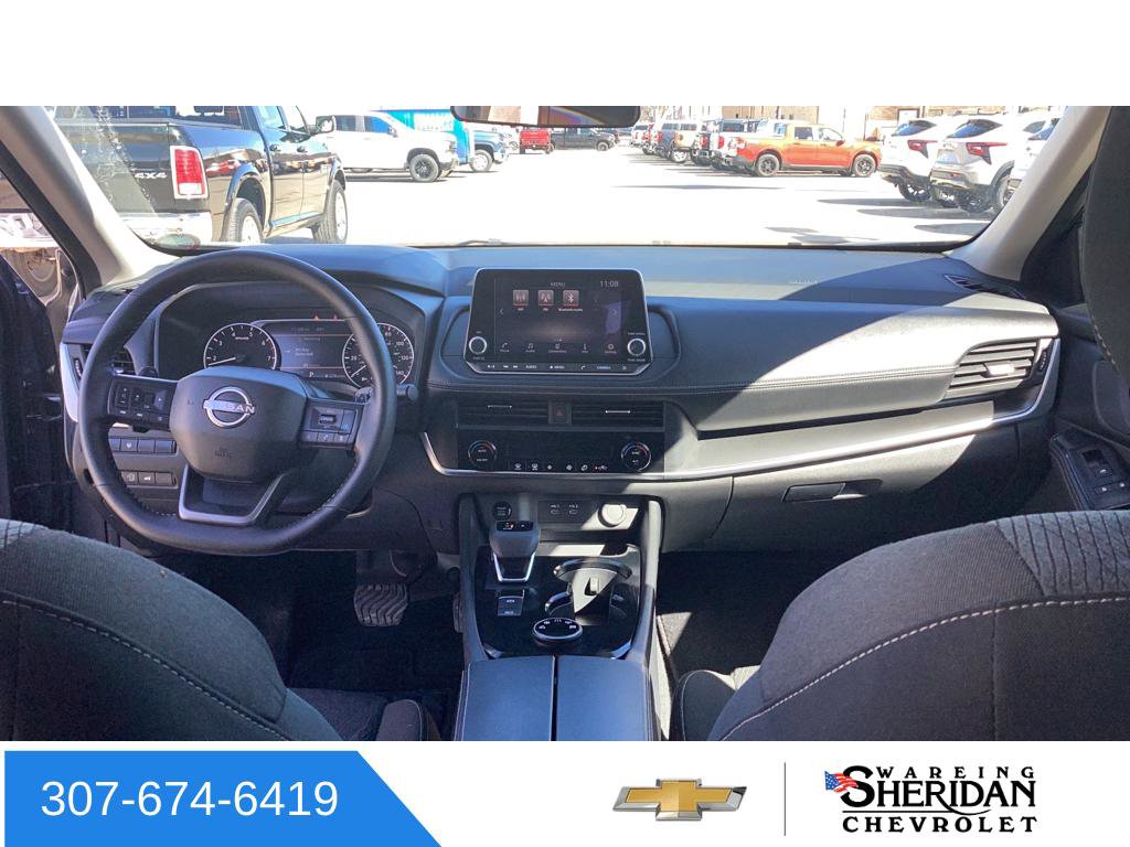 Used 2025 Nissan Rogue SV image 9