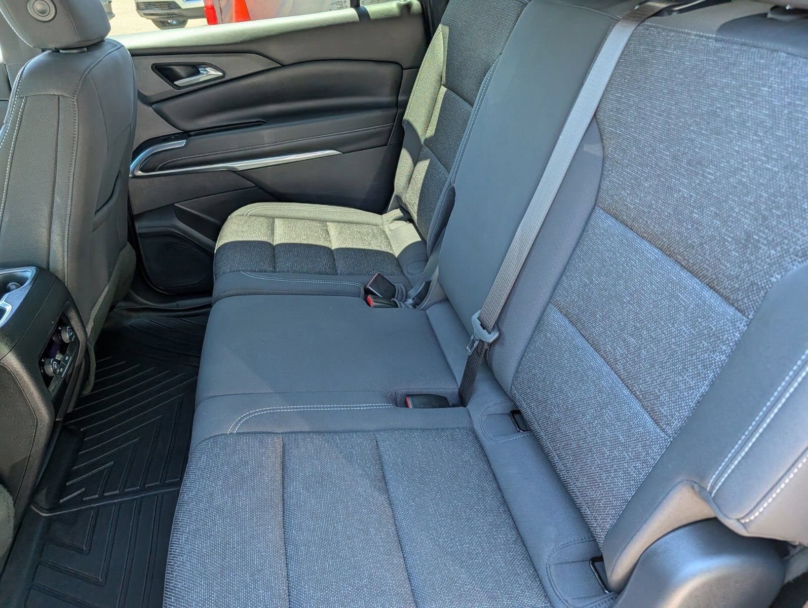 Used 2024 Chevrolet Traverse LS FWD image 18