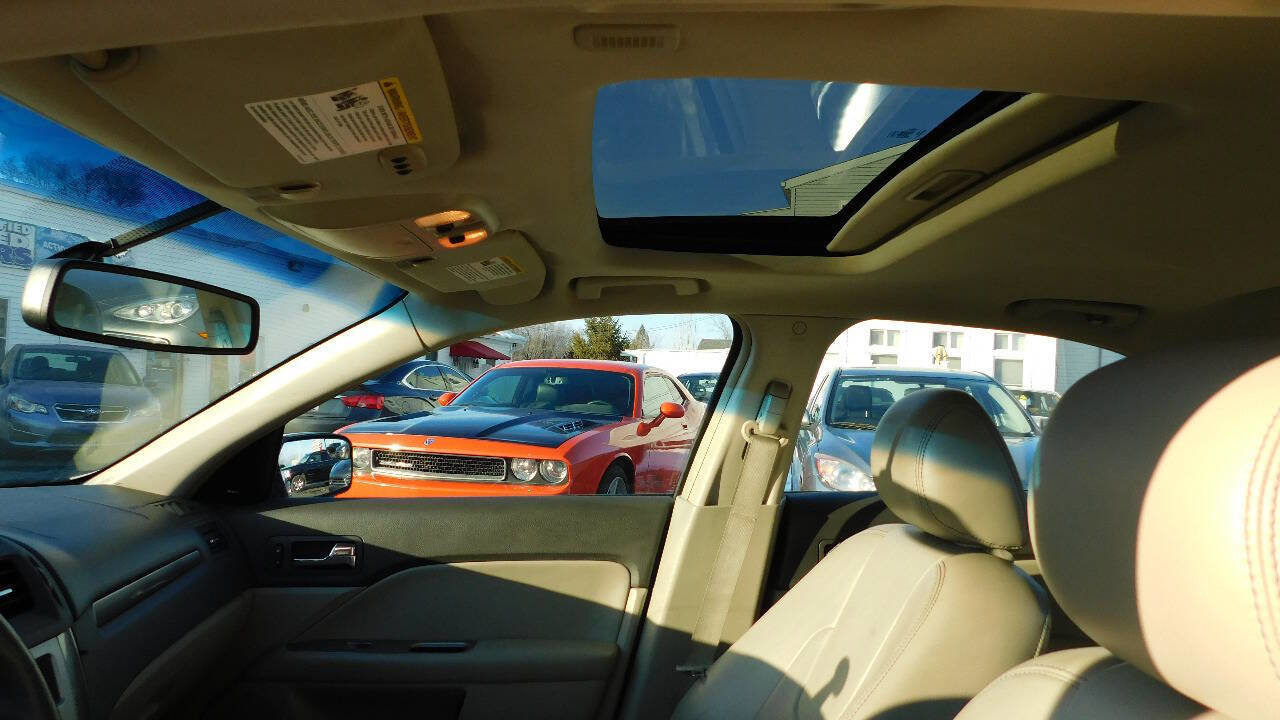 Used 2012 Ford Fusion SEL image 17