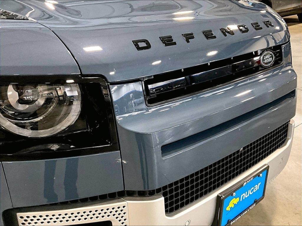 Used 2025 Land Rover Defender 90 S AWD/4WD image 33