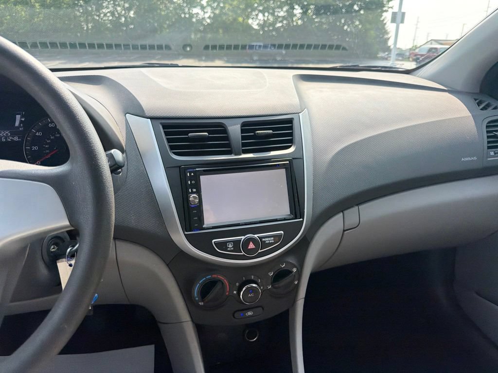 Used 2012 Hyundai Accent GLS FWD image 14