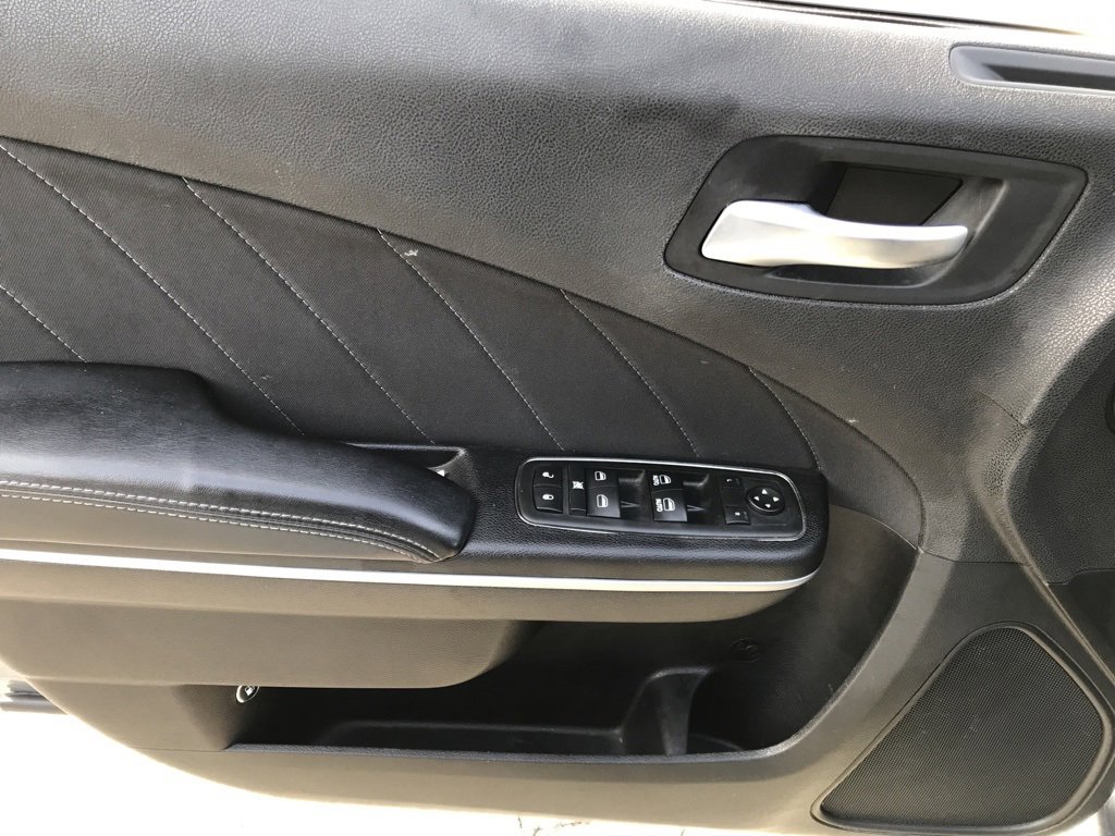 Used 2017 Dodge Charger R/T w/ Driver Confidence Group image 9