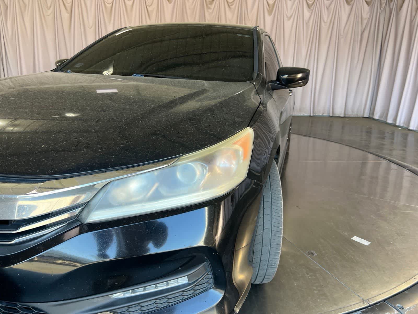 Used 2017 Honda Accord Sport image 9