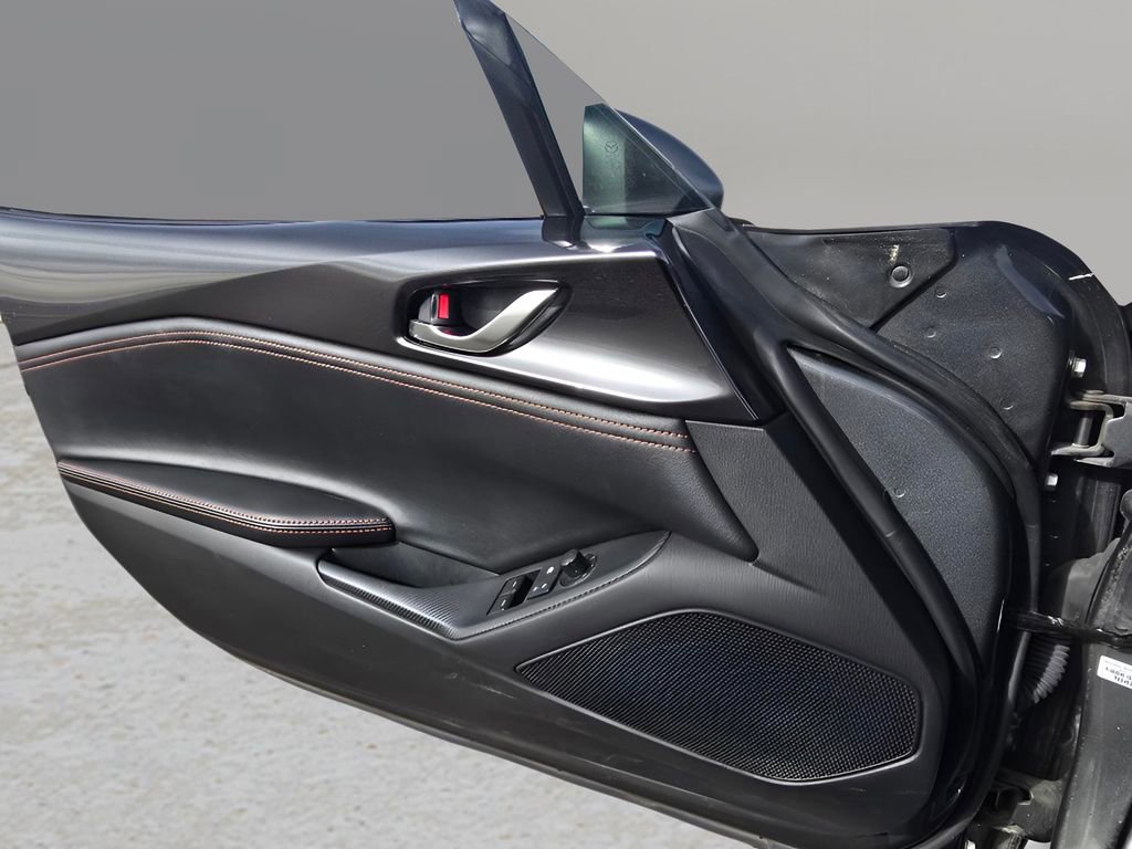 Used 2022 MAZDA MX-5 Miata RF Grand Touring image 21