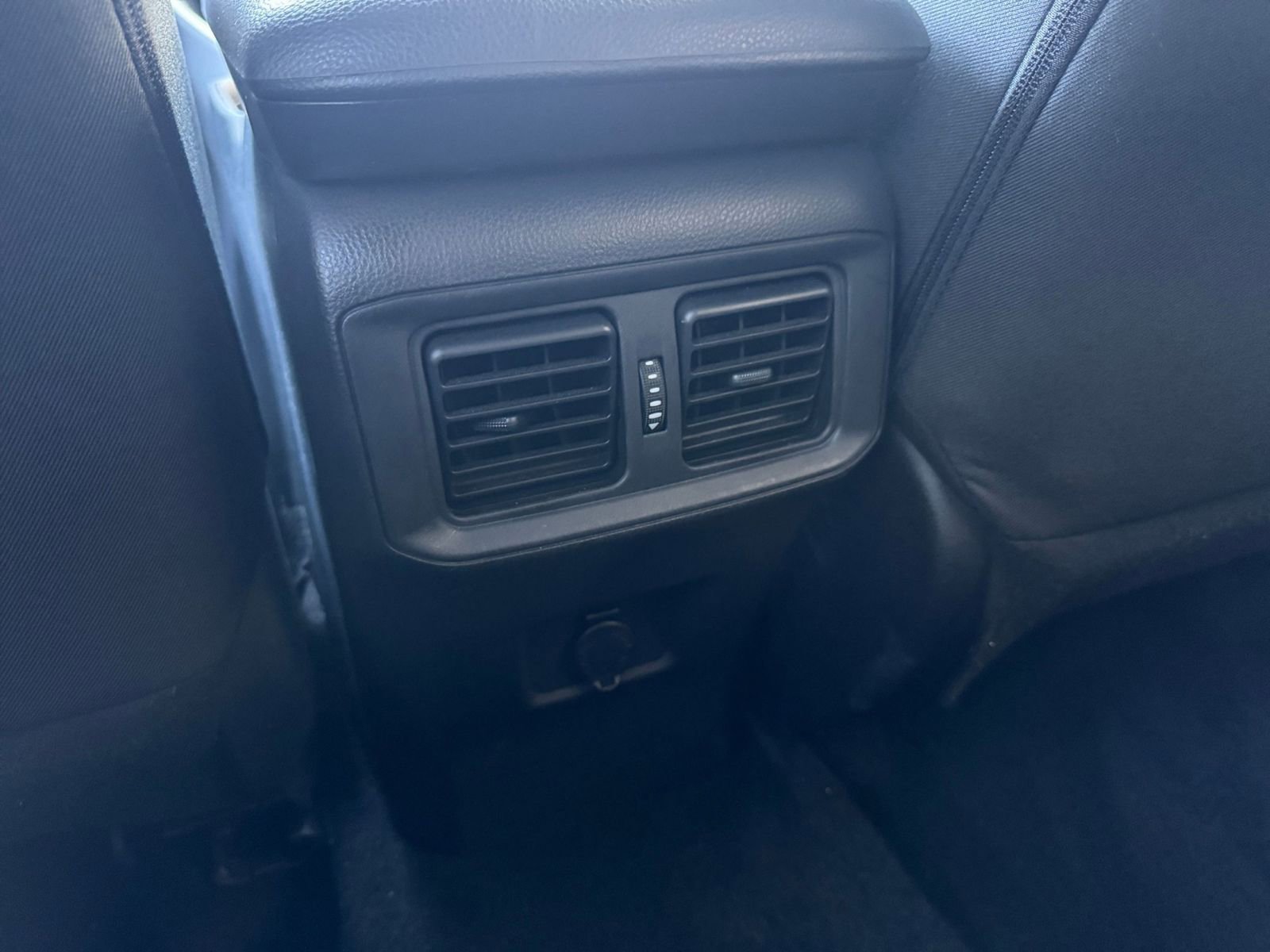 Used 2025 Toyota RAV4 LE AWD/4WD image 23