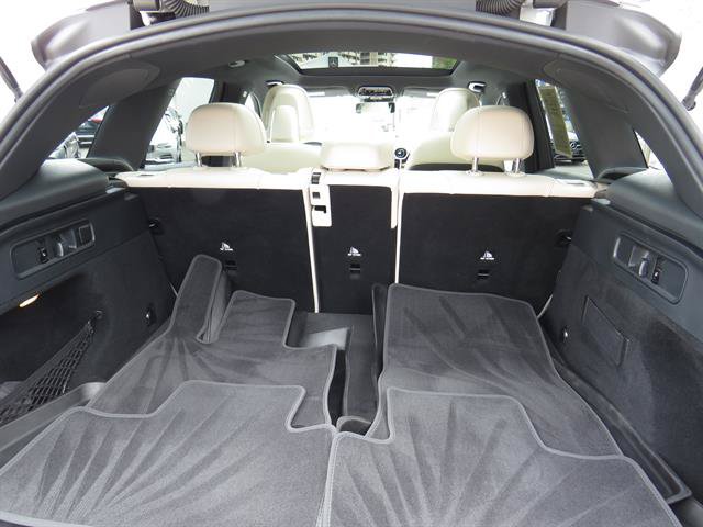Used 2026 Mercedes-Benz GLC 300 4MATIC image 32