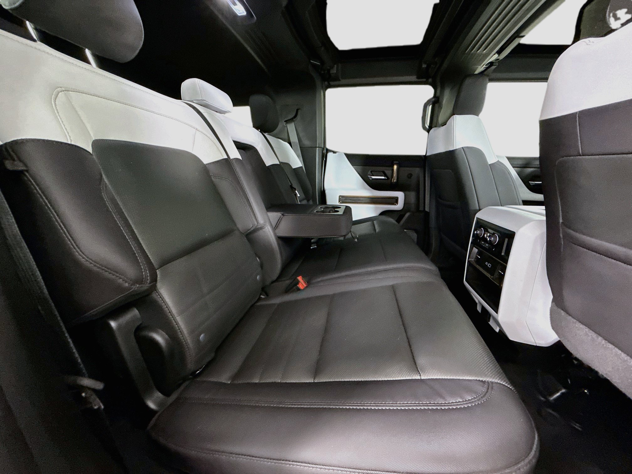 Used 2025 GMC Hummer EV 2X AWD/4WD image 30