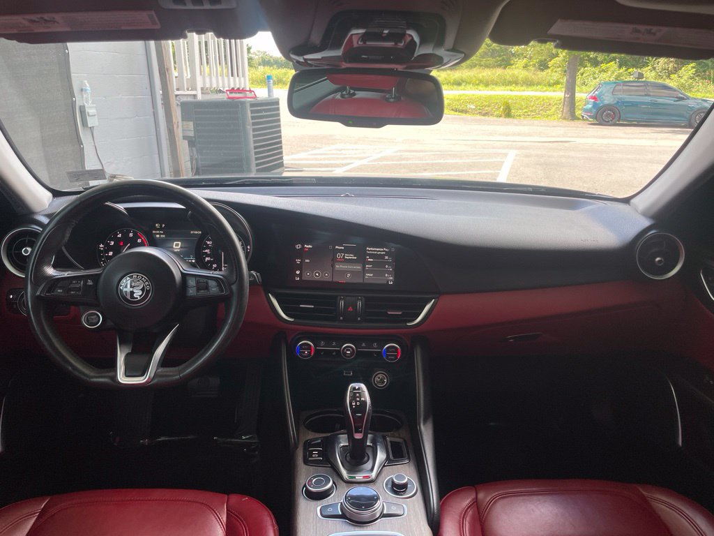 Used 2020 Alfa Romeo Giulia Ti w/ Active Blind Spot Package AWD/4WD image 16