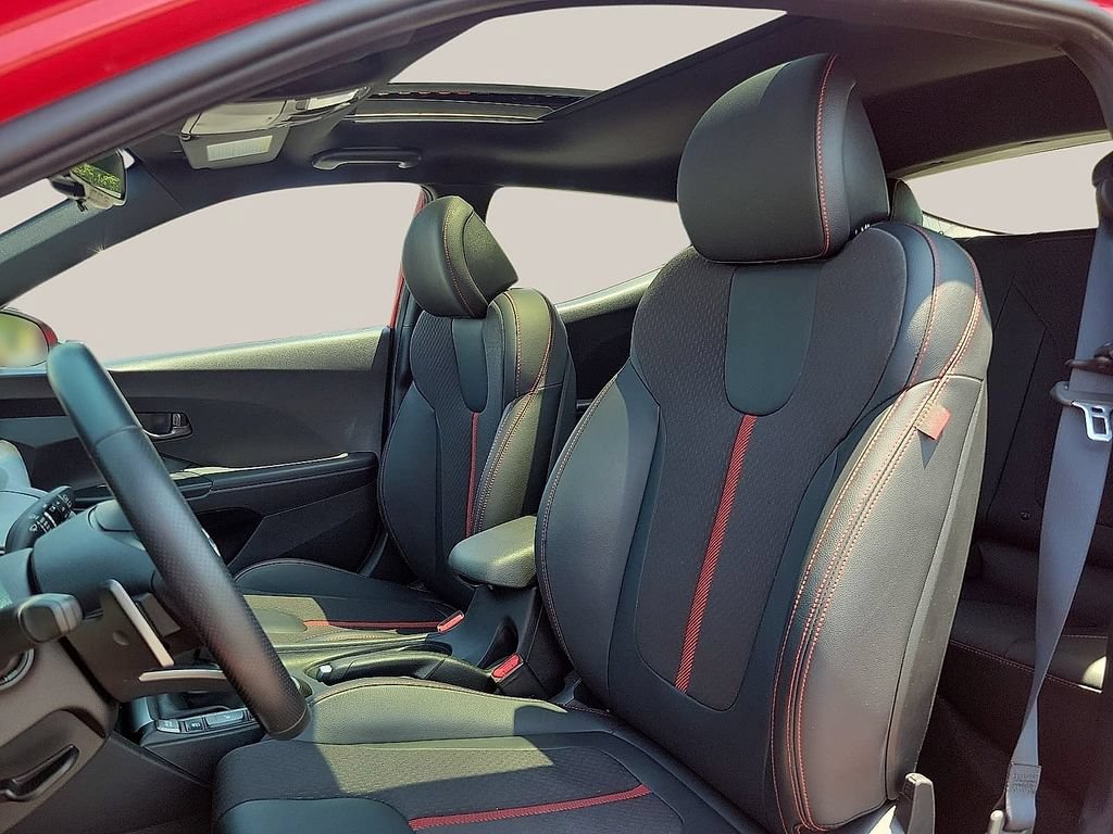 Used 2020 Hyundai Veloster FWD image 11