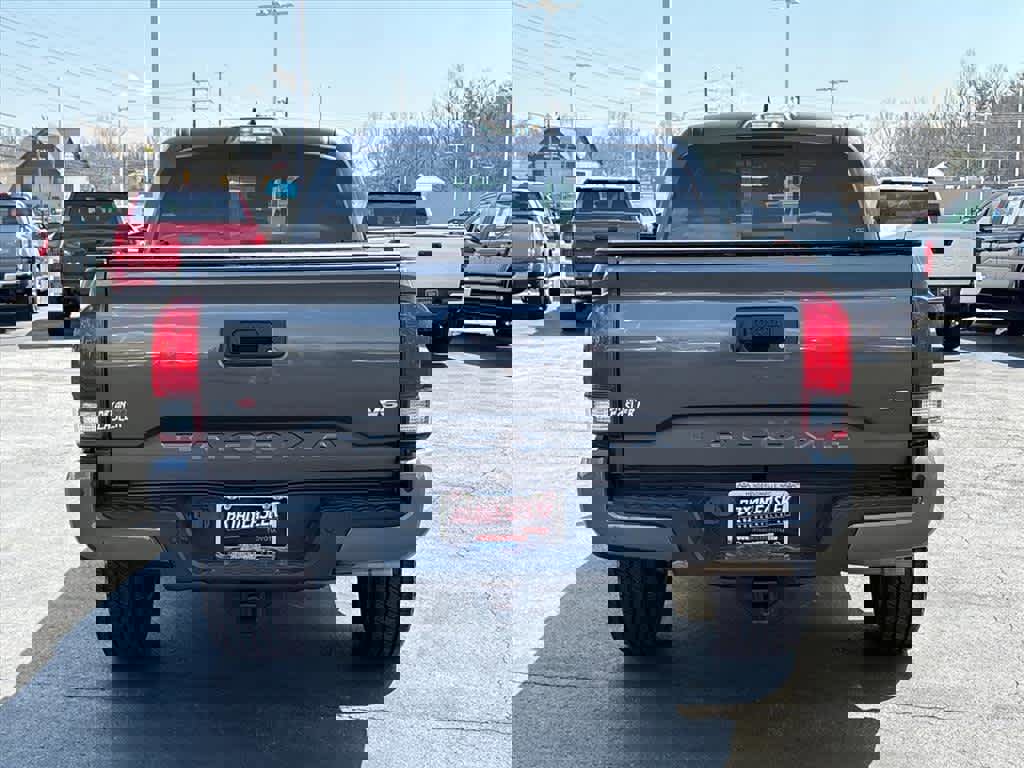 Used 2018 Toyota Tacoma TRD Off-Road image 28