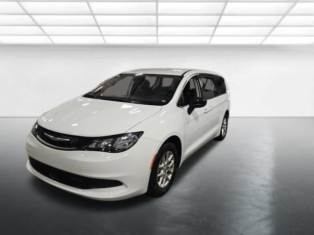 Used 2024 Chrysler Voyager LX FWD image 8