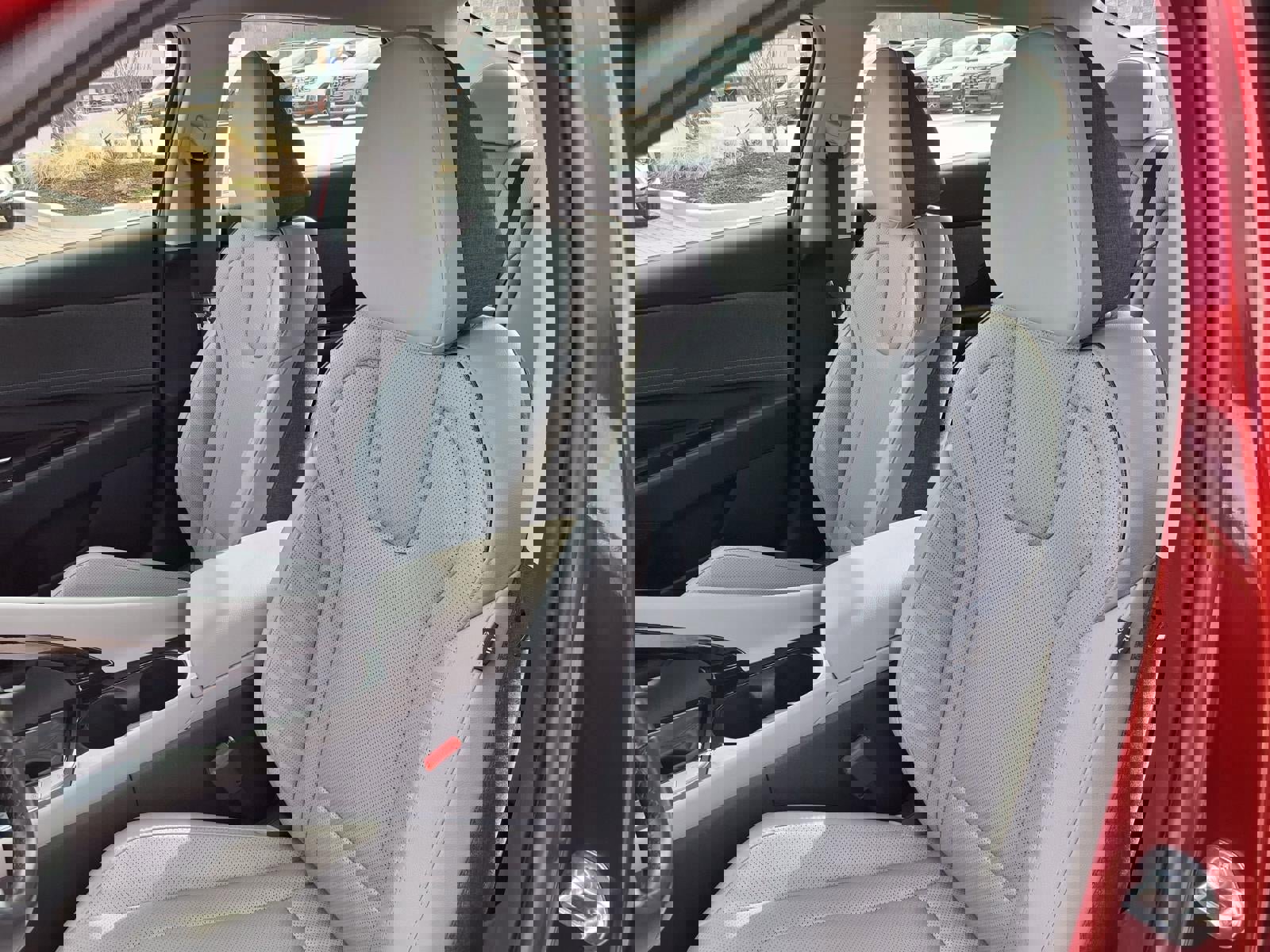 Used 2024 Hyundai Elantra Limited image 12