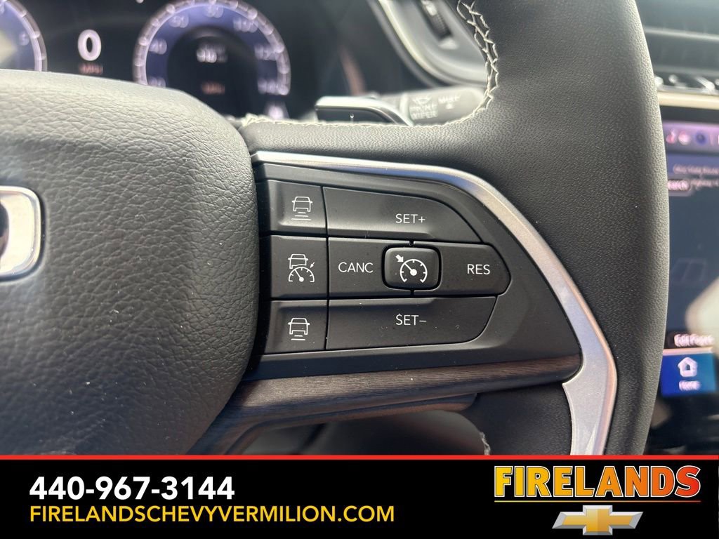 Used 2023 Jeep Grand Cherokee Limited w/ Black Appearance Package AWD/4WD image 19