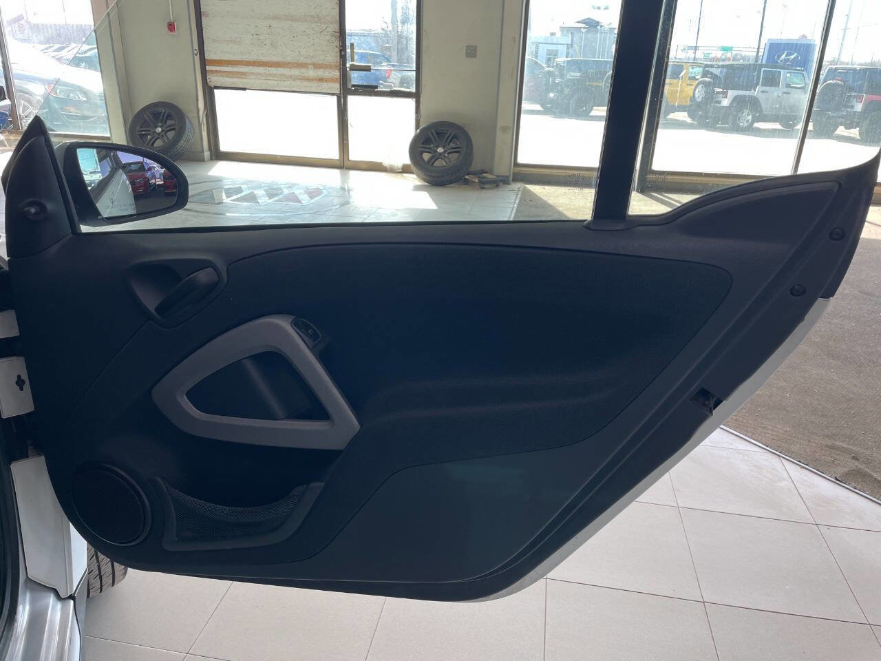 Used 2013 smart fortwo passion image 17